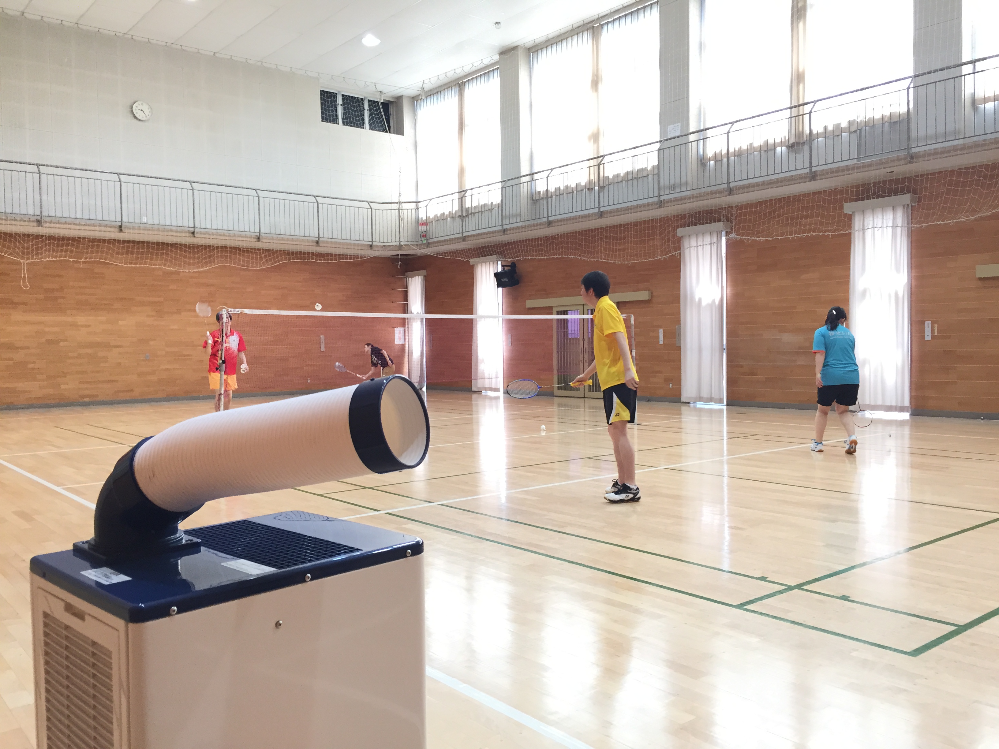 関東地方の梅雨明けはもう少し。ジメっとしながらのバドミントン練習。